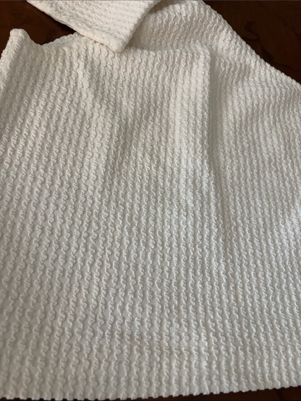 Club Monaco Off-White Textured One-Shoulder Top - Picture 4 of 6